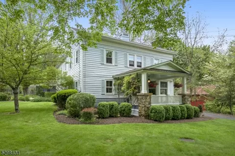 20 Fairmount Rd E, Califon, NJ 07830