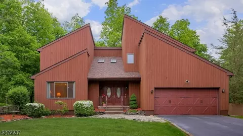 17 Lorien Pl, Hillsborough, NJ 08844