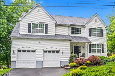 1 Marble Ln, Randolph, NJ 07869