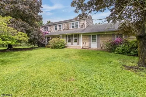43 Larsen Rd, Ringoes, NJ 08551