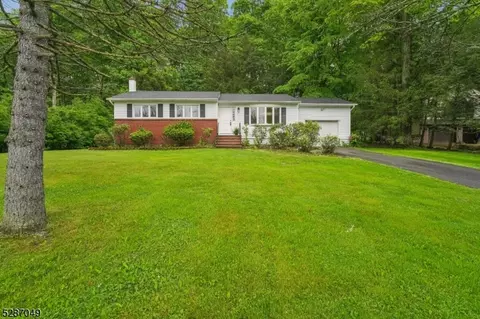 70 Brookwood Dr, Stanhope, NJ 07874