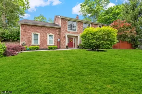 71 Pocahontas Path, Lincoln Park, NJ 07035