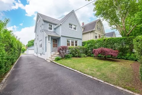 17 Smith St, Bloomfield, NJ 07003