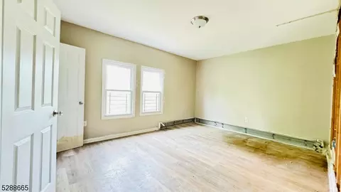 10 Watson St, Paterson, NJ 07522
