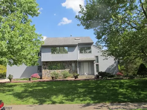 33 Elmendorf Cir, Hillsborough, NJ 08844