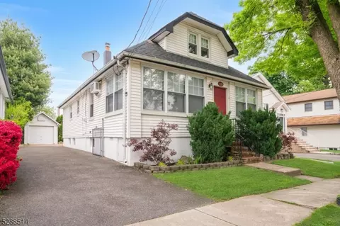 101 Mawhinney Ave, Hawthorne, NJ 07506
