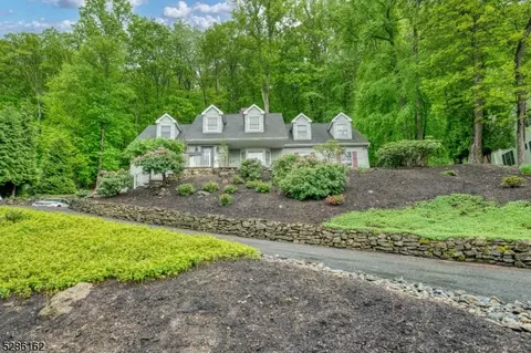 86 Bald Eagle Rd, Hackettstown, NJ 07840