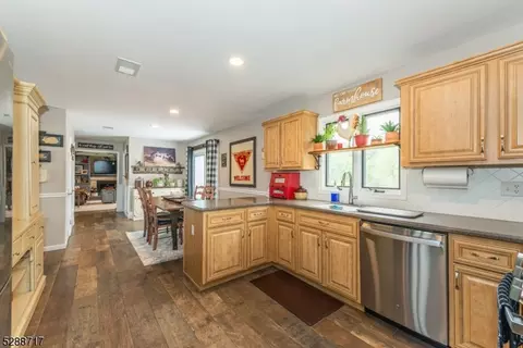 17 Wright Ct, Roxbury Twp, NJ 07876 photo 9