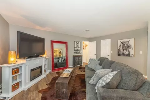 17 Wright Ct, Roxbury Twp, NJ 07876 photo 19
