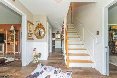 17 Wright Ct, Roxbury Twp, NJ 07876 photo 3