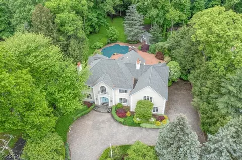 443 Hartung Dr, Wyckoff, NJ 07481