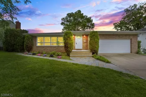 59 Daniels Dr, Clifton, NJ 07013