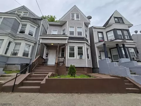 54 12th Ave, Paterson, NJ 07501