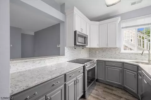 55 Wentworth Rd, Bedminster, NJ 07921