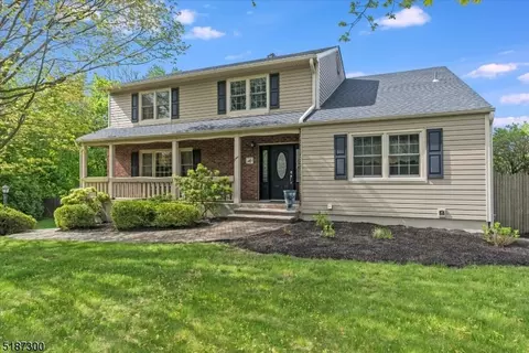 9 Frederick Dr, West Milford, NJ 07480