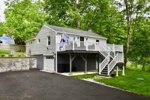 2 S Pkwy, Wharton, NJ 07885