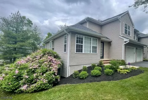 1 Spring Brook Dr #1, Annandale, NJ 08801