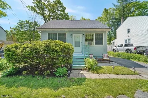 18 Dunham Rd, West Milford Twp, NJ 07421