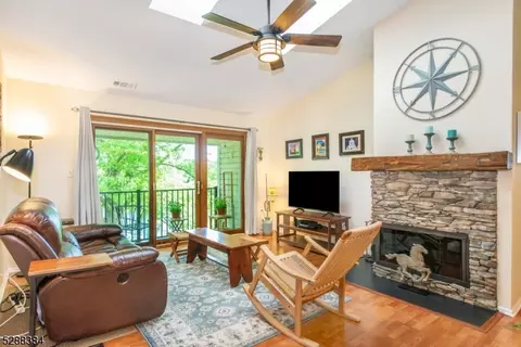 239 English Pl #239, Basking Ridge, NJ 07920