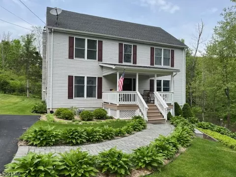 10 Sheba Dr, Sussex, NJ 07461