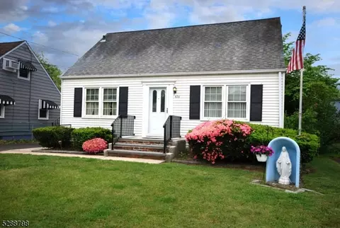424 Lorraine Ave, Middlesex, NJ 08846