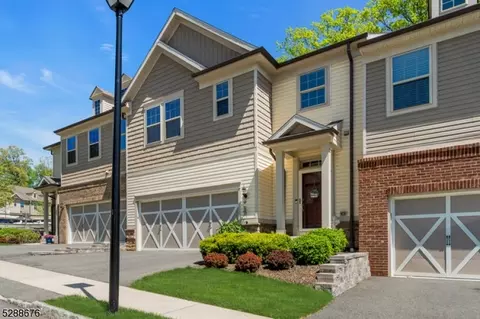 7 Brompton Pl, Randolph, NJ 07869