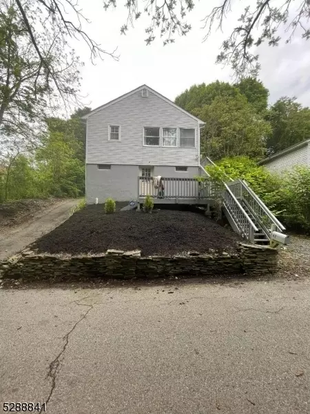 62 Nestor St, Franklin, NJ 07416
