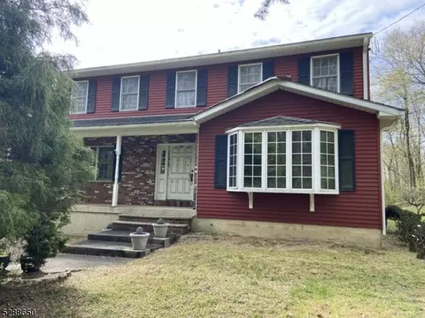 640 Fox Farm Rd, Bethlehem Twp, NJ 08802