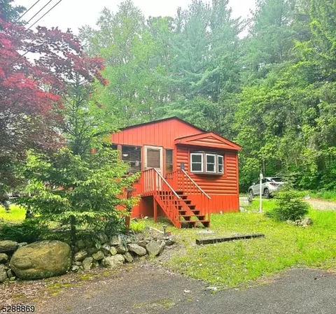 17 Spruce Vlg, Sussex, NJ 07461