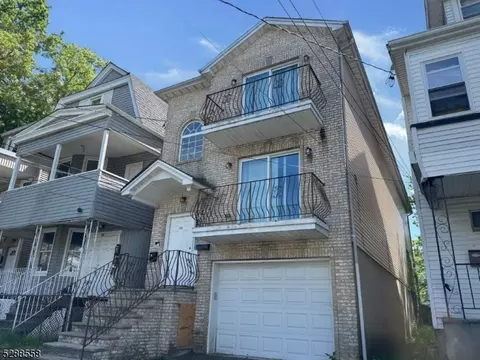 86 Scheerer Ave, Newark, NJ 07112