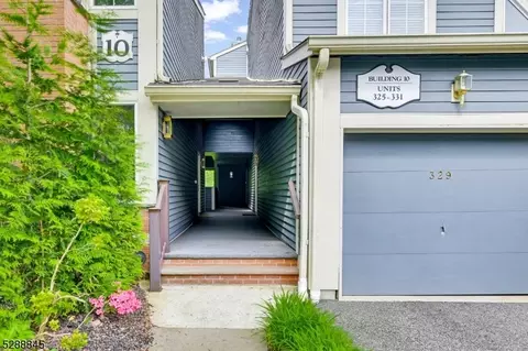 325 Cambridge Dr, Ramsey, NJ 07446