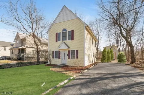 31 Avenue A, Mahwah, NJ 07430