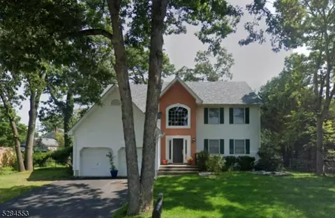 3 Rosewood Ln, Monroe Township, NJ 08831