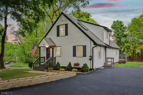 302 Wills Ave, Stanhope, NJ 07874