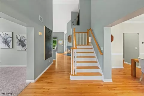 8 Colonial Ct, Montgomery, NJ 08558 photo 3