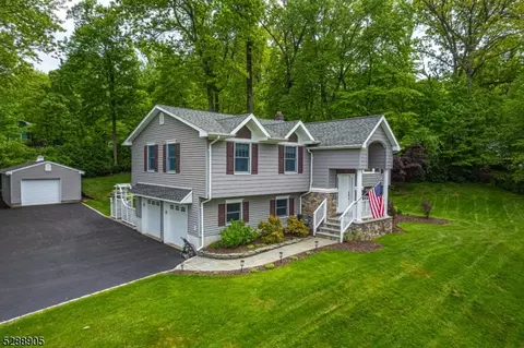 54 Old Mill Dr, Denville, NJ 07834