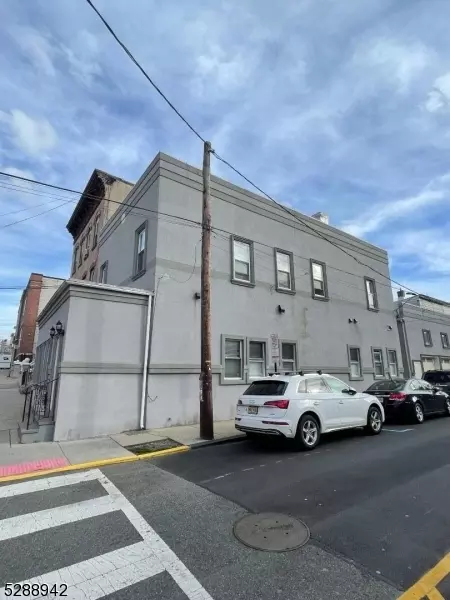 575 55th St, West New York, NJ 07093