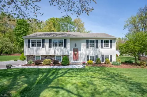 59 Oakley St, Bernards Twp, NJ 07920