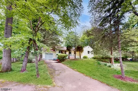 154 Emerson Rd, Franklin Twp, NJ 08873
