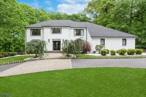 3 Timber Ridge Dr, Warren, NJ 07059
