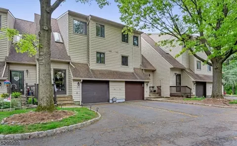 63 Ralph St, Wayne, NJ 07470