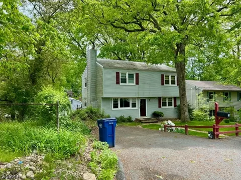 13 Torden Pl, Rockaway Twp, NJ 07866