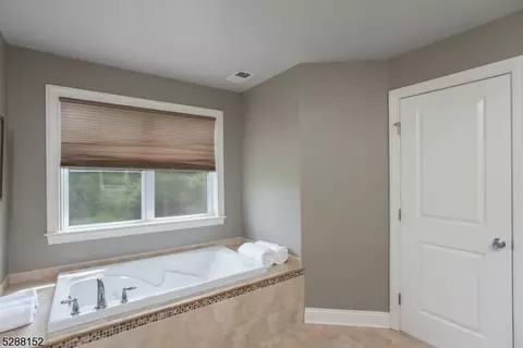 4 Deats Dr, Flemington, NJ 08822 photo 23