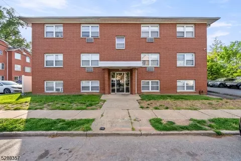 100 Luttgen Pl #C2, Linden, NJ 07036
