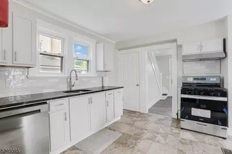 312 Emerson Ave, Plainfield, NJ 07062 photo 6