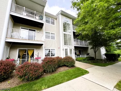 14 Brookside Ln #14, Mount Arlington, NJ 07856