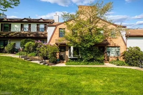 150 Cynthia Dr, Hackettstown, NJ 07840