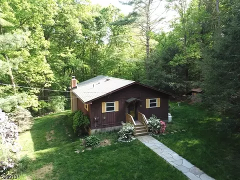 5 Wainwright Ln, Sandyston, NJ 07826