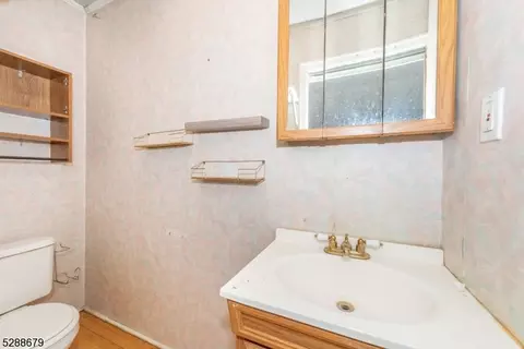 102 Jefferson St, Haskell, NJ 07420 photo 3