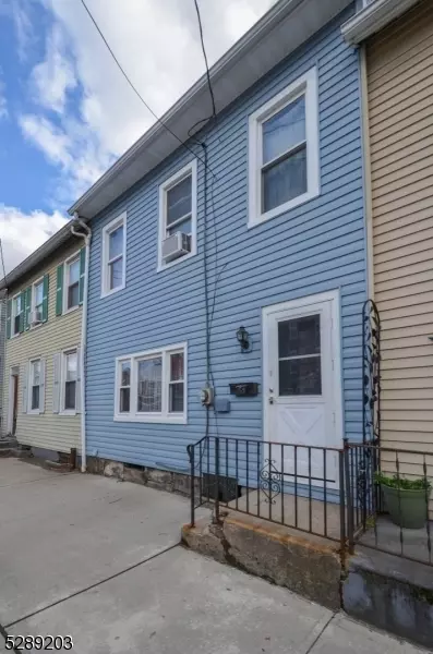 52 Sitgreaves St, Phillipsburg, NJ 08865